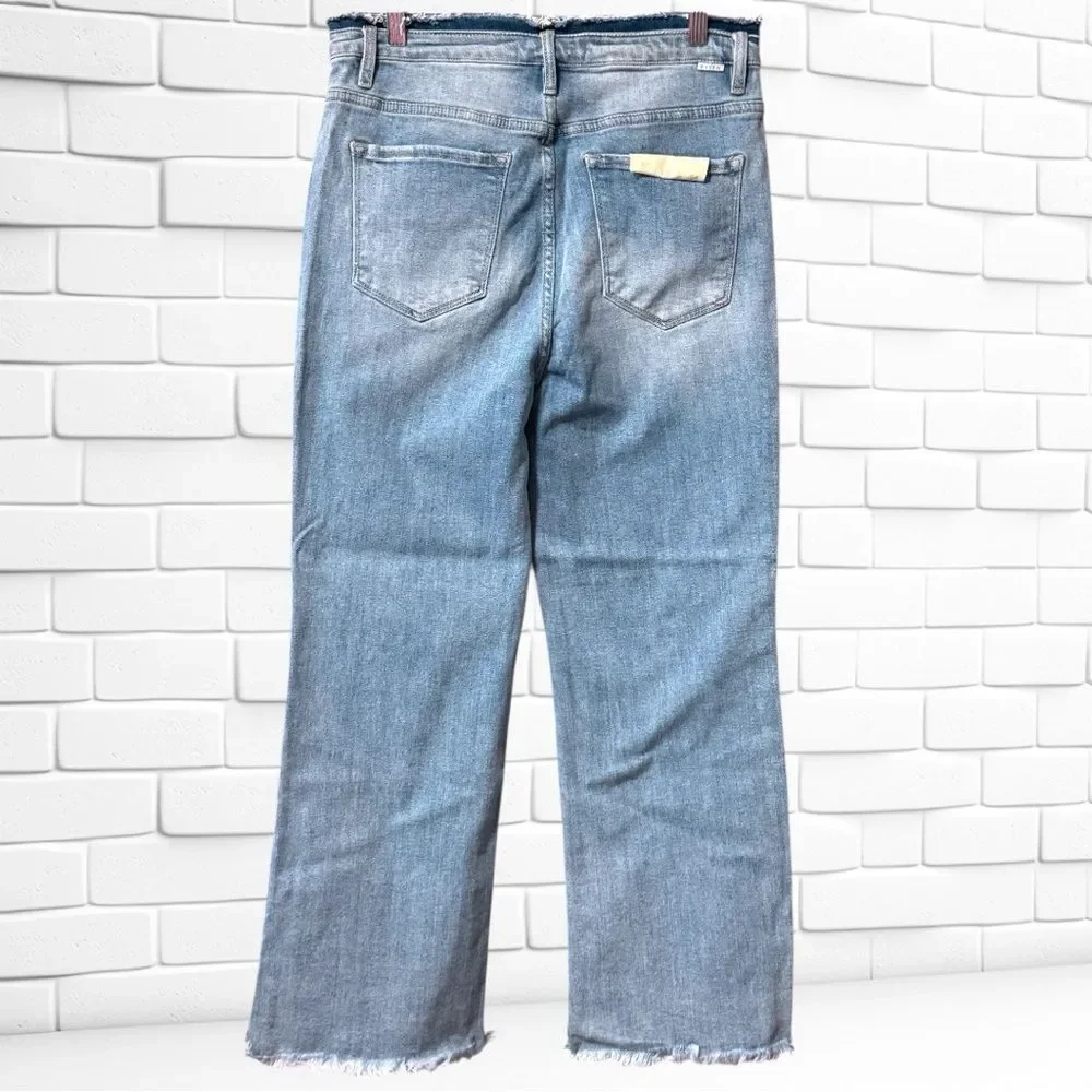Risen High Rise Crop Flare Frayed Hem Light Wash Jeans Size 13/31 – NWT